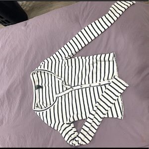 long sleeve crop top